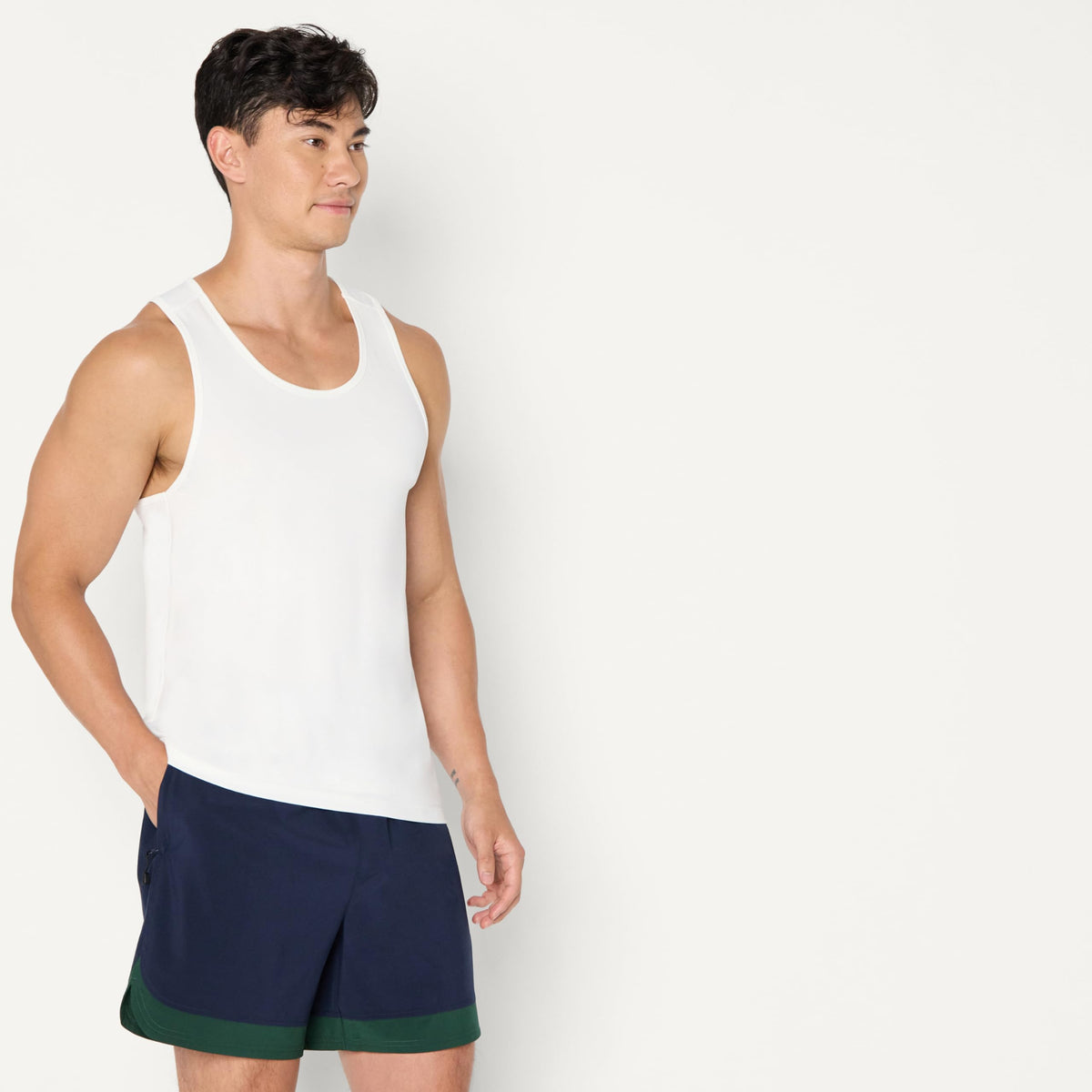 Amazon Essentials Men's Quick Dry Moisture-Wicking Tech Stretch Active Sleeveless Tank Top Workout Shirt