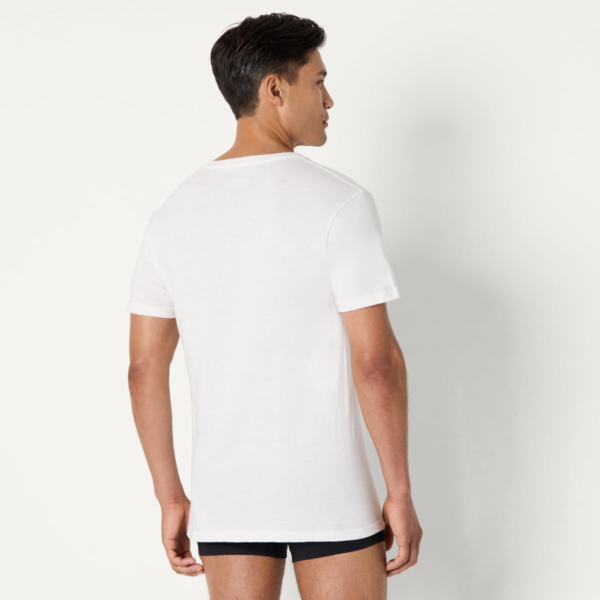 Amazon Essentials Men's Slim Fit V-Neck Undershirt, Breathable Cotton, Pack of 6
