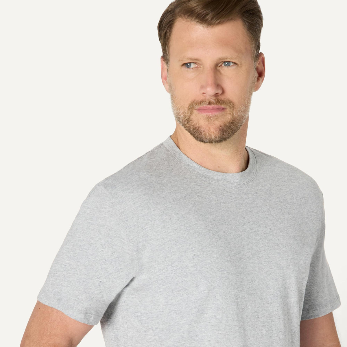 Amazon Essentials Men's Relaxed Fit Cotton Jersey T-Shirt, Soft Fabric