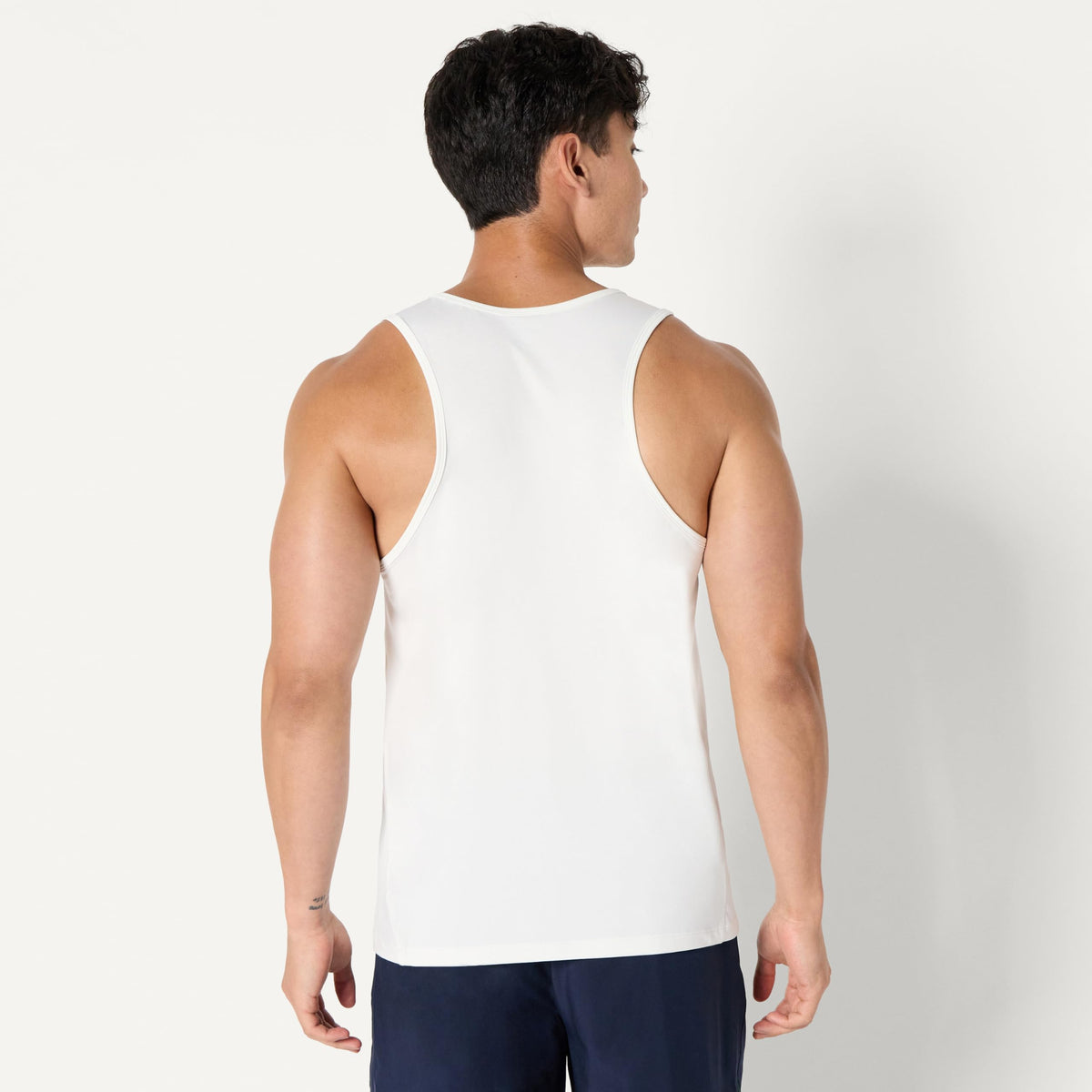Amazon Essentials Men's Quick Dry Moisture-Wicking Tech Stretch Active Sleeveless Tank Top Workout Shirt