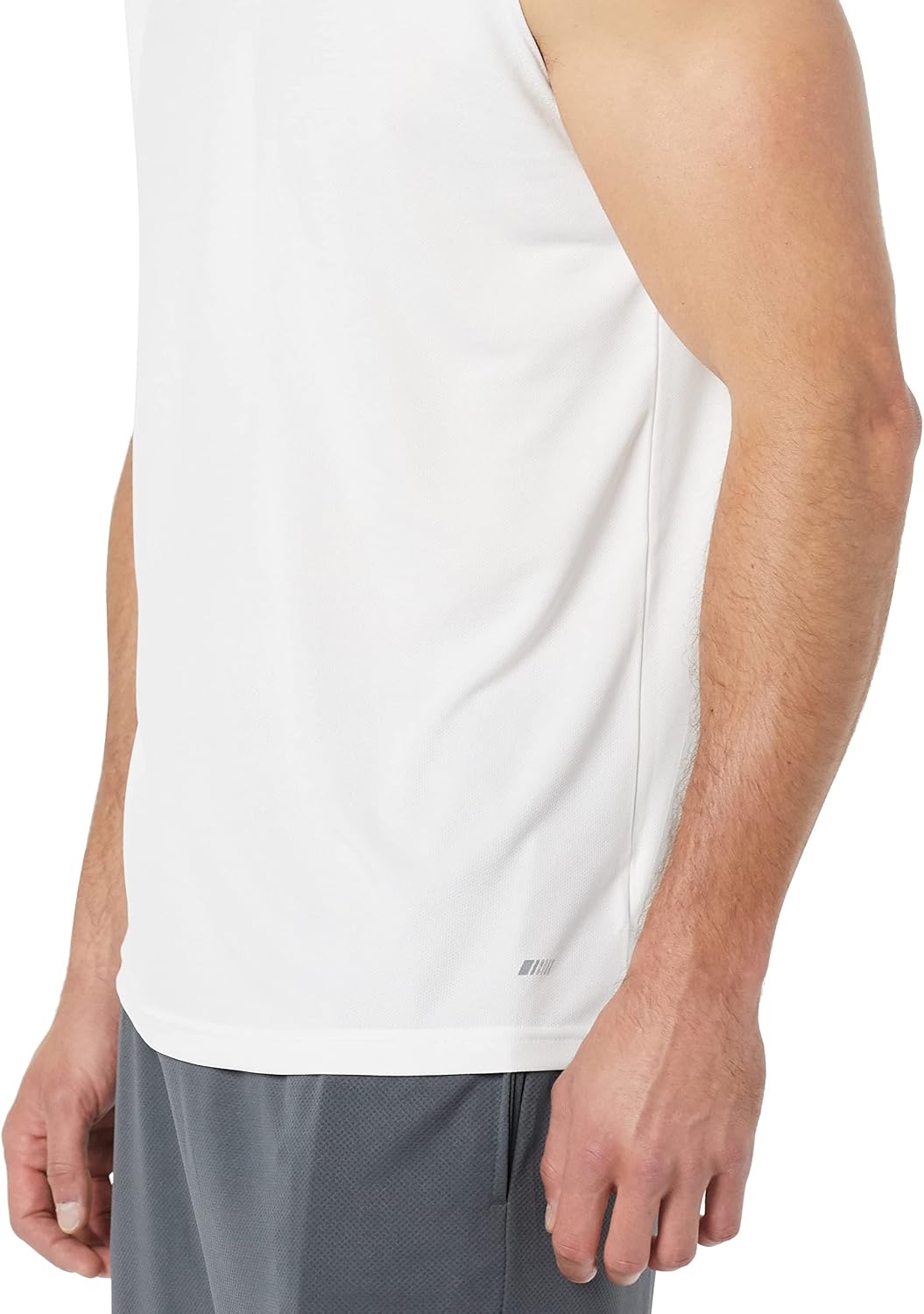 Amazon Essentials Men's Active Performance Tech Muscle Sleeveless Top, Breathable Moisture Wicking Workout Shirt, Pack of 2