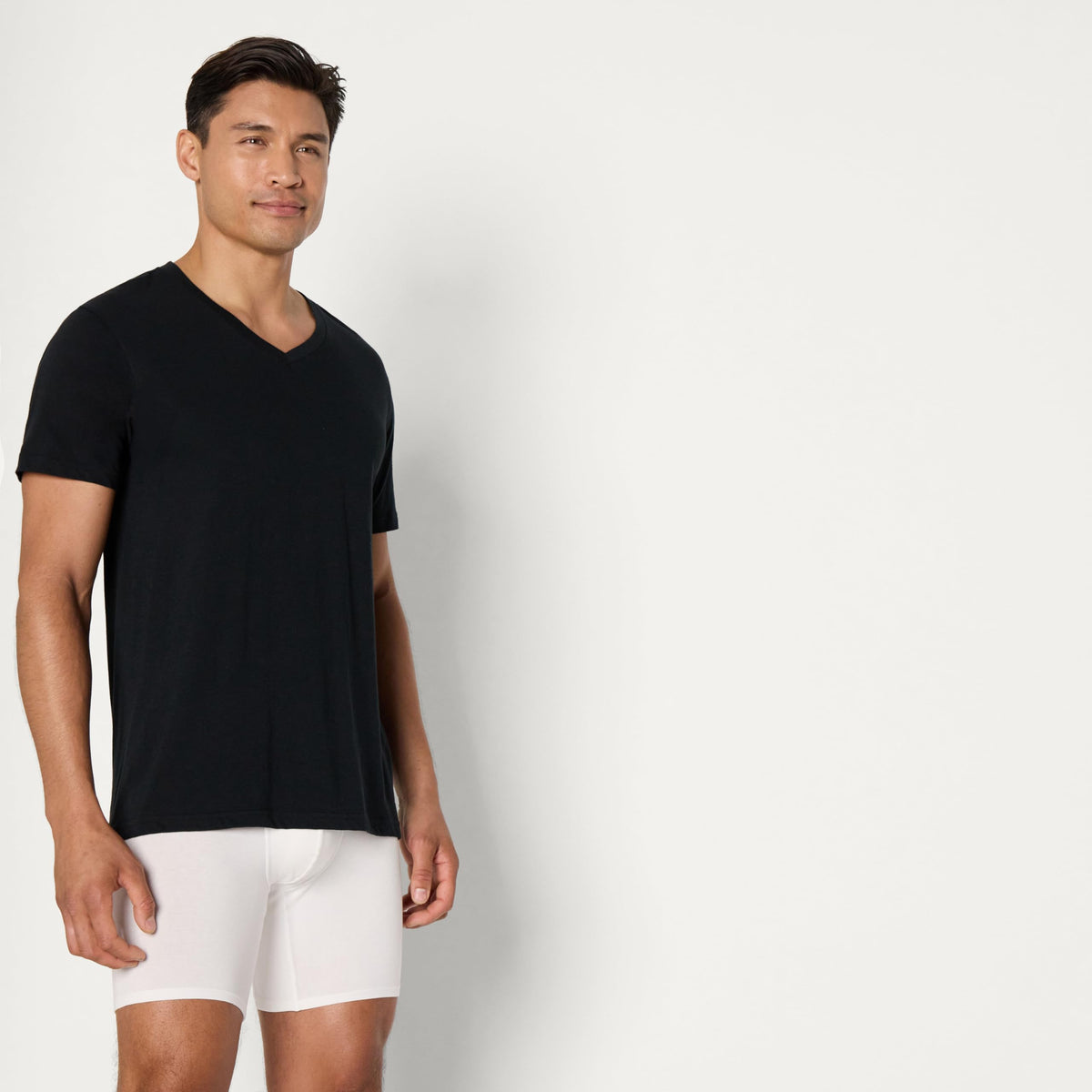 Amazon Essentials Men's Slim Fit V-Neck Undershirt, Breathable Cotton, Pack of 6