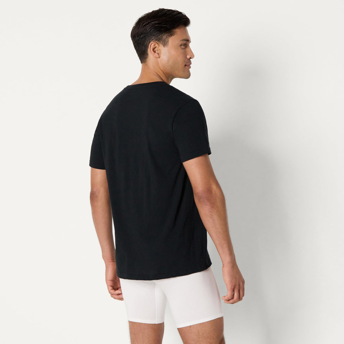 Amazon Essentials Men's Slim Fit V-Neck Undershirt, Breathable Cotton, Pack of 6
