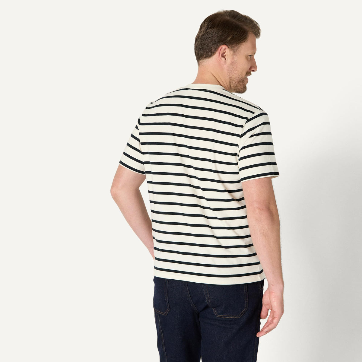 Amazon Essentials Men's Relaxed Fit Cotton Jersey T-Shirt, Soft Fabric