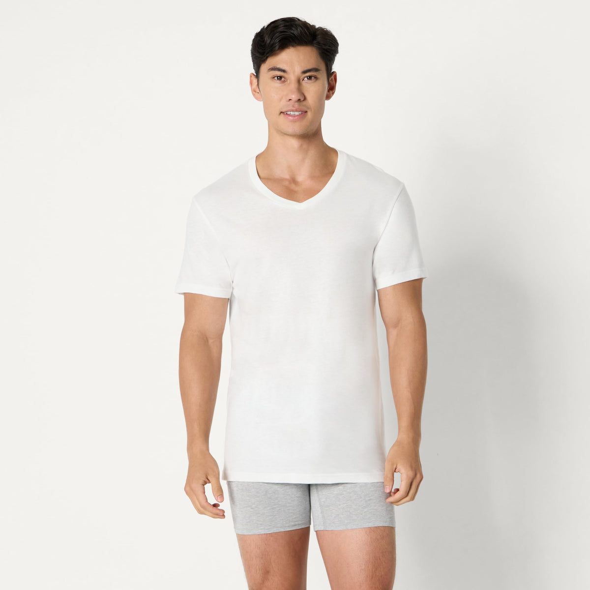 Amazon Essentials Men's Slim Fit V-Neck Undershirt, Breathable Cotton, Pack of 6
