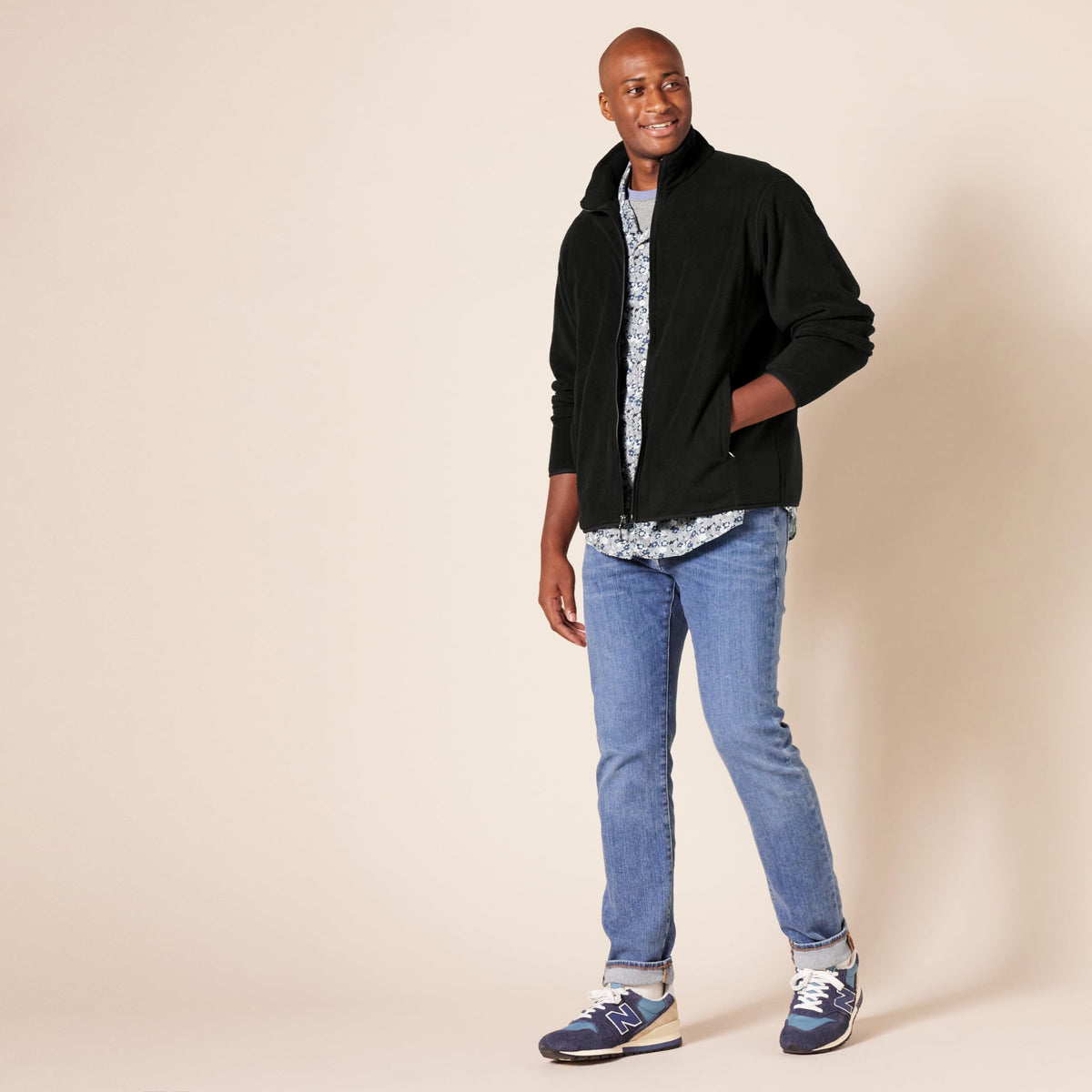 Amazon Essentials Men's Full-Zip Polar Fleece Jacket with Zippered Pockets for Cold Outdoor Weather