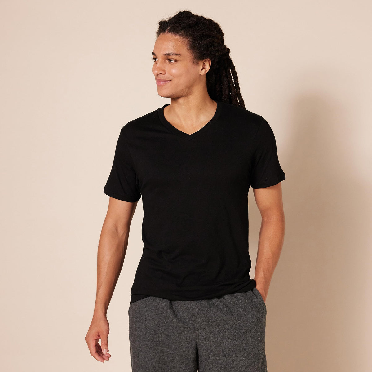 Amazon Essentials Men's Slim Fit V-Neck Undershirt, Breathable Cotton, Pack of 6